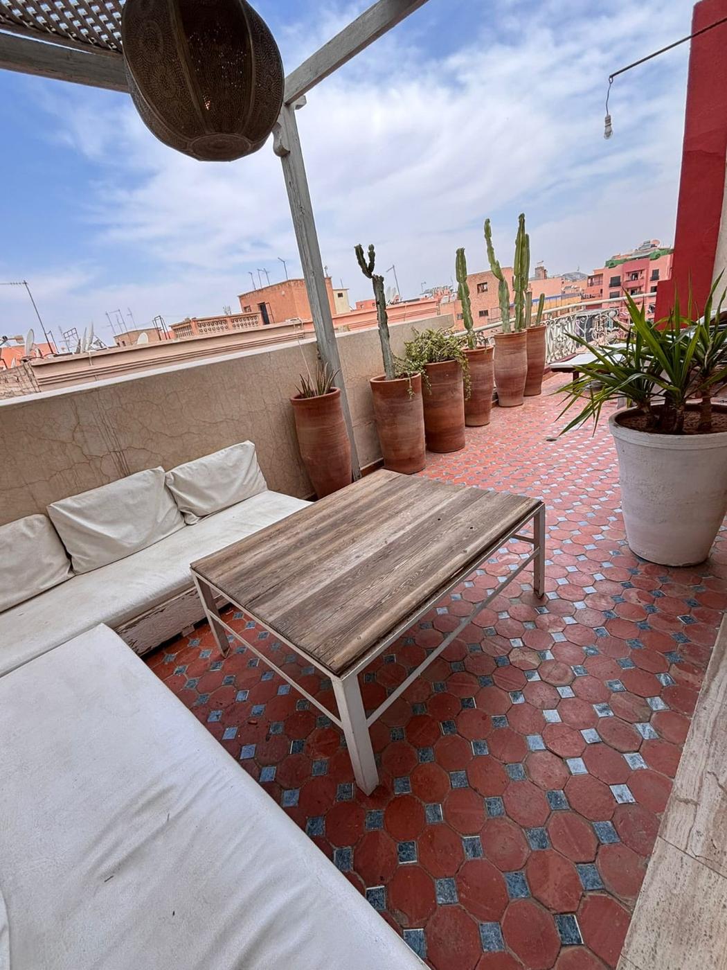 Terrasse privée avec vue sur les toits, idéale pour une escapade en couple, Guéliz, Marrakech